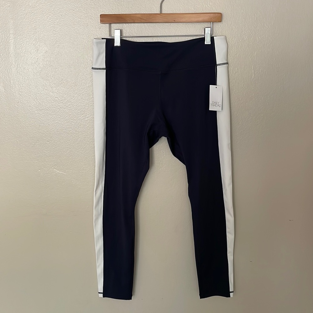 Women's Black & White Side-Stripe Leggings